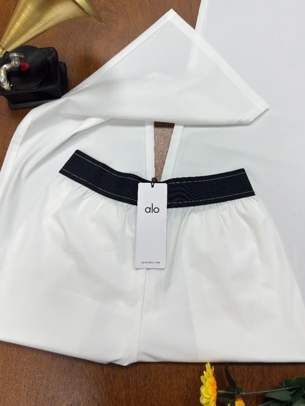 Modern Minimalist🍦NWT ALO Yoga Suit Up Trouser🥼Crisp White